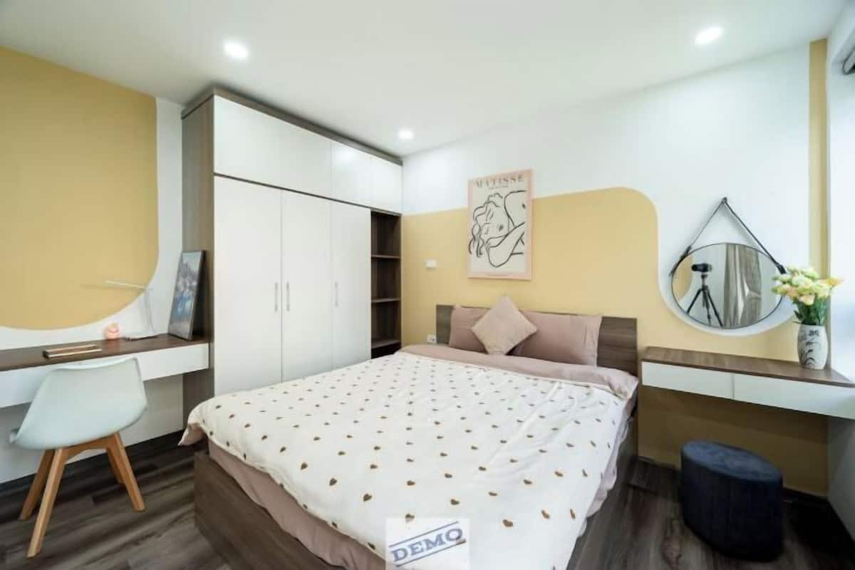 2 bedrooms, desk, laptop workspace, free WiFi