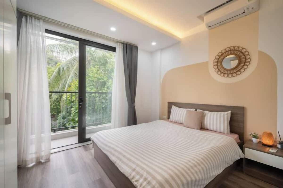 2 bedrooms, desk, laptop workspace, free WiFi