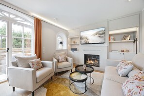 TV, fireplace - Gardenlodge 2 - List on Sylt (List auf Sylt)