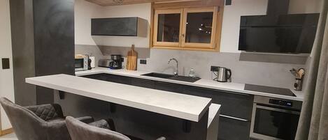 Fridge, microwave, oven, dishwasher
