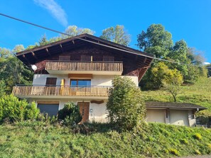 Exterior - Renovated apartment for 8, pets allowed, parking, near skiing - Grand-Bornand (Le Grand-Bornand)