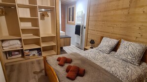Unclassified image, 5 of 9, button - Renovated apartment for 8, pets allowed, parking, near skiing - Grand-Bornand (Le Grand-Bornand)