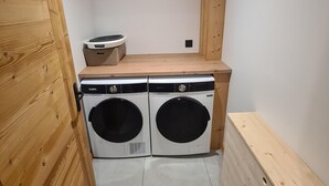 Unclassified image, 2 of 9, button - Renovated apartment for 8, pets allowed, parking, near skiing - Grand-Bornand (Le Grand-Bornand)