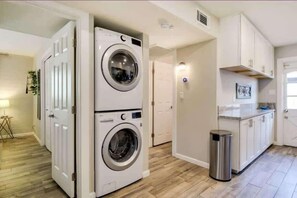 Interior - Casa De Las Damas Sum (Scottsdale)