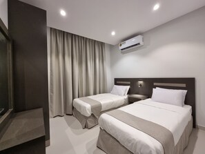 2 bedrooms, in-room safe, iron/ironing board, WiFi