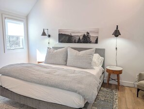 2 室のベッドルーム、デスク、アイロン / アイロン台、WiFi