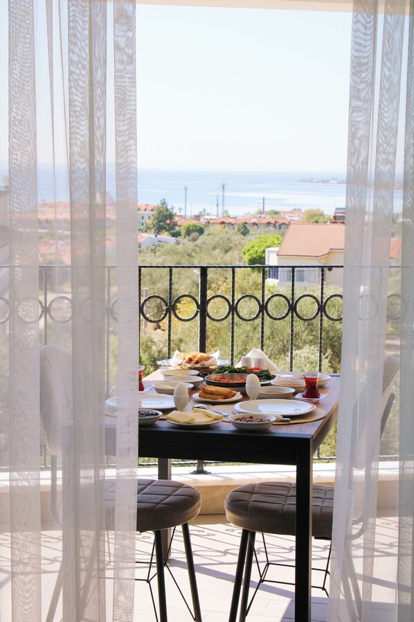 Balcony view - Güre Astyra Pansiyon (Edremit)