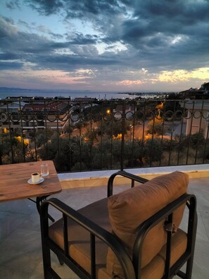 Terrace/patio - Güre Astyra Pansiyon (Edremit)