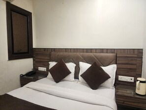 Deluxe Double Room, City View | Free WiFi, bed sheets - Hotel Merry Gold (New Delhi)