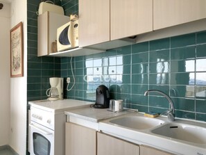 Kühlschrank, Mikrowelle, Geschirrspüler