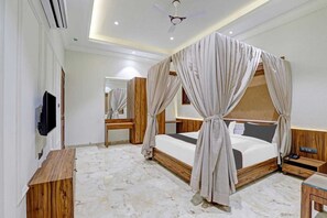 Doppia Luxury, vista giardino | Ferro/asse da stiro, Wi-Fi gratuito