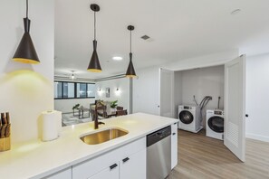 Interior - Market view Residence 502 Spacious 2 Bed 2 Bth (Wilmington)