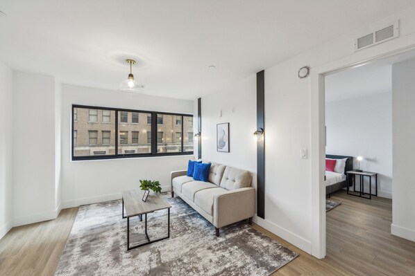 Smart TV, offices - Beautiful New Apartment I 1 Bedroom 1 Bathroom (Wilmington)