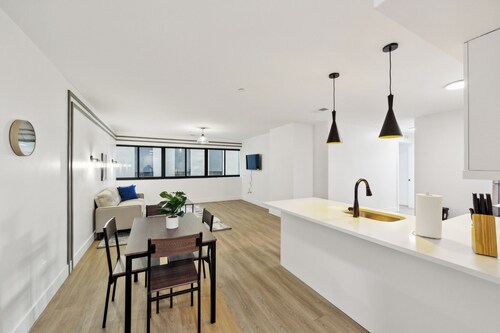 Market view Residence 504 I 2 Bedroom 2 Bathroom