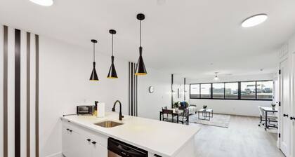 Market View Residence stunning 1bd Apt