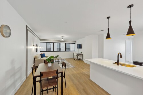 Market view Residence 604 I 2 Bedroom 2 Bathroom