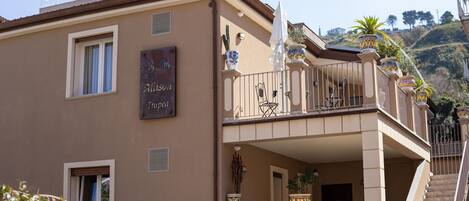 Overnatningsstedets facade