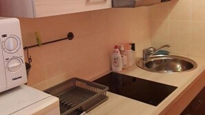 公寓 (Two Bedroom Apartment) | 私人廚房 | 雪櫃