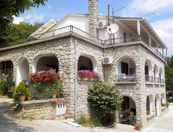 Apartment (One Bedroom Apartment) | Exterior - Charming Apartments Kestenovi Dvori (Opatija)