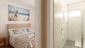 公寓 (Two Bedroom Apartment)