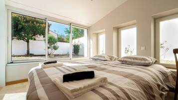 5 chambres, fer et planche Ă repasser, lit parapluie, accĂšs Internet