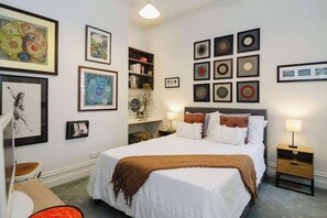 4 chambres, fer et planche à repasser, lit parapluie, Wi-Fi