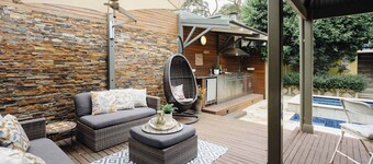 Luxury Retreat: Pool, Fireplace & Parking