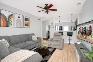 Televisión, oficina