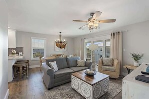 Smart TV - Beach Shak | 5-Min Walk to Sand | Heated Pool (Santa Rosa Beach)