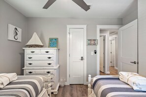 3 dormitorios, tabla de planchar con plancha, wifi gratis y ropa de cama
