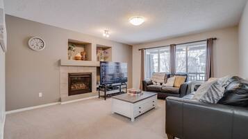 Smart-tv och eldstad