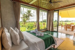 4 bedrooms, in-room safe, iron/ironing board, free WiFi