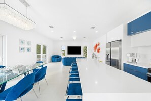 Interior - Azul Paradise ~ Waterfront ~ Games ~ Pool ~ Dock (Marathon)