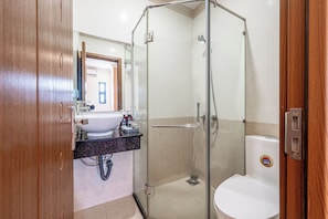 Deluxe Double Room | Bathroom