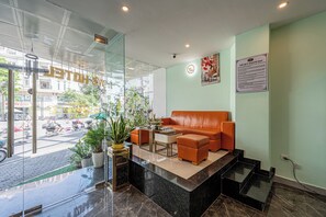 Lobby sitting area -  Cozrum - Love Hotel Trần Thị Nghỉ (Ho Chi Minh City)