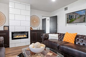 TV, fireplace