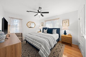 3 habitaciones, tabla de planchar con plancha, wifi y ropa de cama 