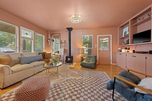 Televisie, een open haard en videospelletjes