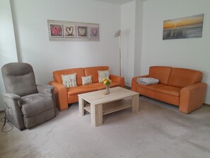 Smart TV - Vacation apartment with 2 bedrooms near the August Horch Museum (Zwickau)