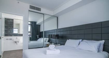 free parking lovely 2 bds in heart of chatswood