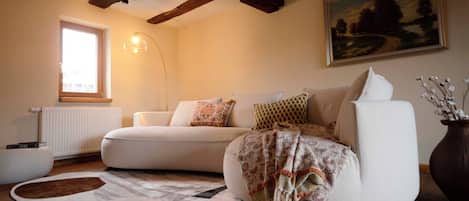 Smart TV, DVD player, table tennis, books