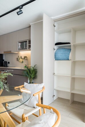 Interior - Chic Modern Studio in Nunoa | Vibrant Urban Stay (Ñuñoa)