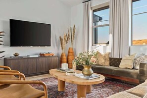 Télévision, jeux vidéo, espaces bureaux