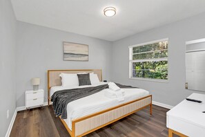 2 dormitorios, tabla de planchar con plancha, wifi y ropa de cama