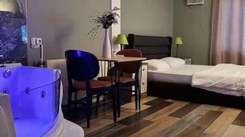 Luxury Studio Suite | Free WiFi