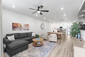 TV, fireplace, video games, foosball - The Desert Haven l Rooftop Hot Tub & Game Room (Hurricane)