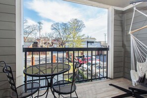 Outdoor dining - Attached Units! Park Free Walk 2 Broadway! (Nashville)