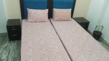 9 bedrooms, iron/ironing board, WiFi