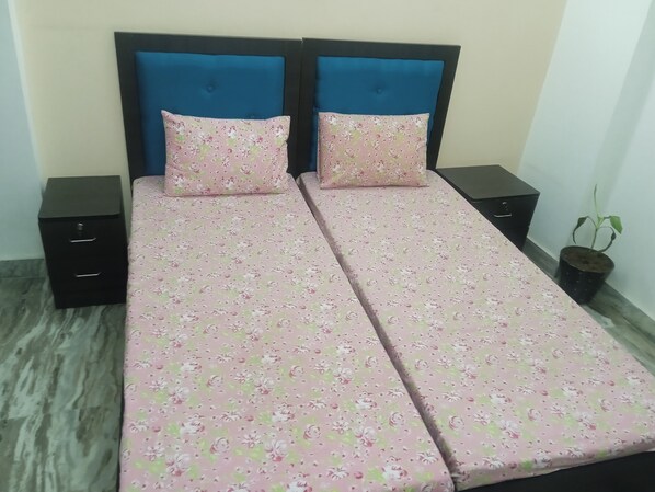 9 bedrooms, iron/ironing board, WiFi