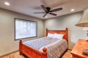 3 bedrooms, WiFi, bed sheets